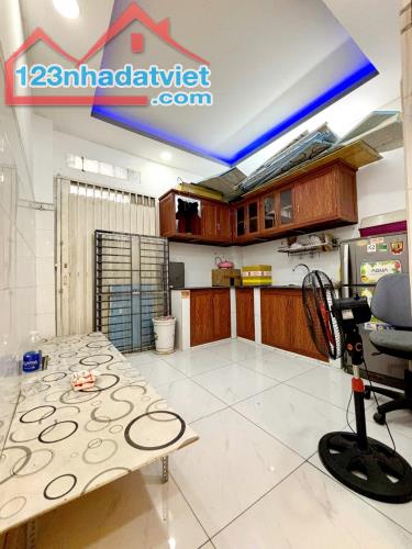 BÁN NHÀ QUẬN 6 - HỒNG BÀNG - HẺM THÔNG THOÁNG - 41M2 - 2 TẦNG - HƠN 4 TỈ - 2