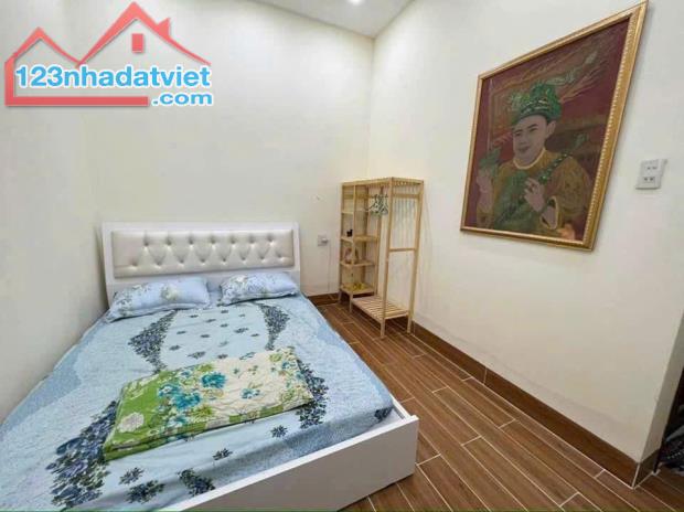 Cho Thuê Nhà 1 Trệt 2 Lầu Mt Nguyễn Văn Linh - 2