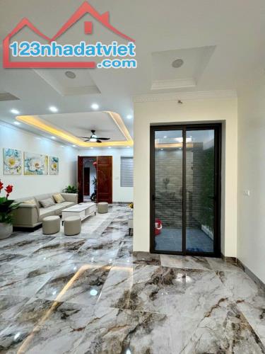 Bán nhà mặt Ngõ 23 Xuân La - Tây Hồ 40m x 5T giá 8.25 tỷ Ngõ Thông - Giáp Hồ Tây - 3