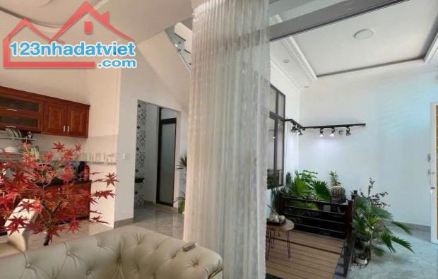 NHÀ ĐẸP CHÍNH CHỦ - Vị Trí Tại : Hẻm rông 2m4 - Số nhà 61 Trần Quang Diệu - Phường Thống - 3