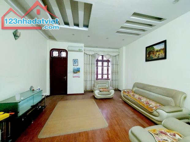 BÁN NHÀ NGUYỄN AN NINH, Ở LUÔN, Ô TÔ VÀO NHÀ NGÕ THÔNG, KINH DOANH,56M2 GIÁ CHỈ 12.X TỶ - 2
