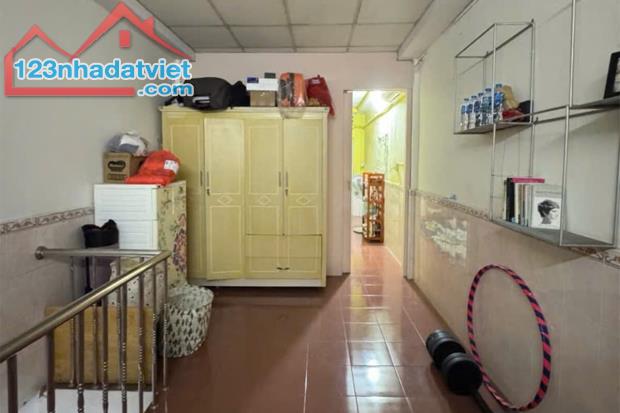 Bán nhà Huỳnh Văn Bánh, 2 Tầng 3.1m x 11m, gần mặt tiền - Giá 5.5 tỷ TL - 1