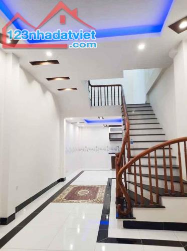 Bán nhà đẹp Đội Cấn, Ba Đình, gần ôtô, 45mx5t, 9 tỷ, 0985696268