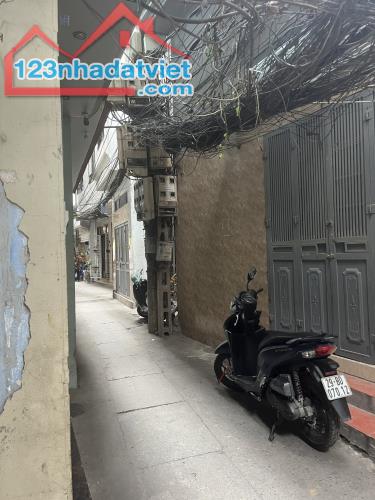 BÁN NHÀ TRƯƠNG ĐỊNH-HAI BÀ TRƯNG.S 30M.MT 3,8M.NGÕ THÔNG.KINH DOANH TỐT.