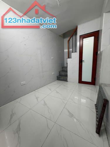 Bán gấp nhà Bạch Mai 15M 4T +1,37 Tỷ-Lô góc-OTO 30m - 3