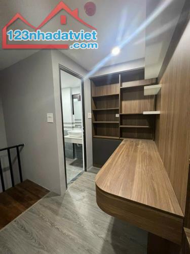 Cho thuê nhà 25m x 2tầng, 10 triệu full đồ 111 Võng Thị, Tây Hồ - 2