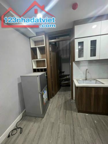Cho thuê nhà 25m x 2tầng, 10 triệu full đồ 111 Võng Thị, Tây Hồ - 4