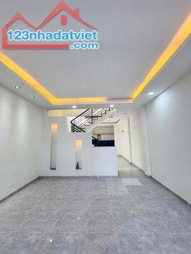 Chỉ 27 Tỷ Sở Hữu Nhà 1 Trệt 2 Lầu MT Đường Số 3 Ngay Chợ Đo Đạc,Q2 DT:96m2(4,8mx20m) - 1