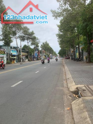 HÀNG HIẾM, Nhà 244m2, MẶT TIỀN đường Lê Hồng Phong, TDM, Bình Dương, GIẢM mạnh còn 11,5 tỷ