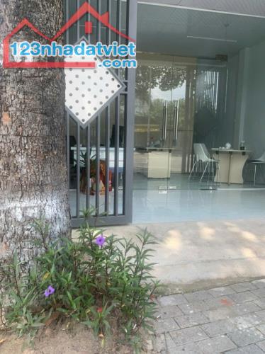 HÀNG HIẾM, Nhà 244m2, MẶT TIỀN đường Lê Hồng Phong, TDM, Bình Dương, GIẢM mạnh còn 11,5 tỷ - 1
