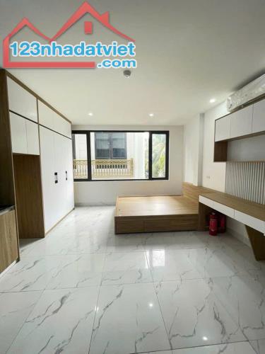Bán Tòa CCMN ngõ phố Tạ Quang Bửu DT 110mx5T. 15p khép kín cho thuê 100tr/1 tháng - 2
