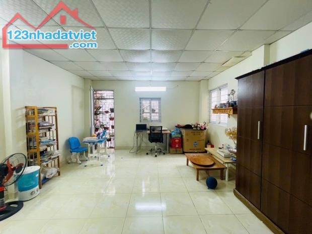BÁN NHÀ LÔ GÓC SIÊU ĐẸP PHỐ CẦU GIẤY – 30M² – 4 TẦNG – GIÁ 5.3 TỶ - 3