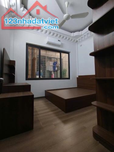Bán nhà Phố Thịnh Quang, Đống Đa, 40m2x5t, gần phố, gần ô tô, 2 thoáng trước sau - 1