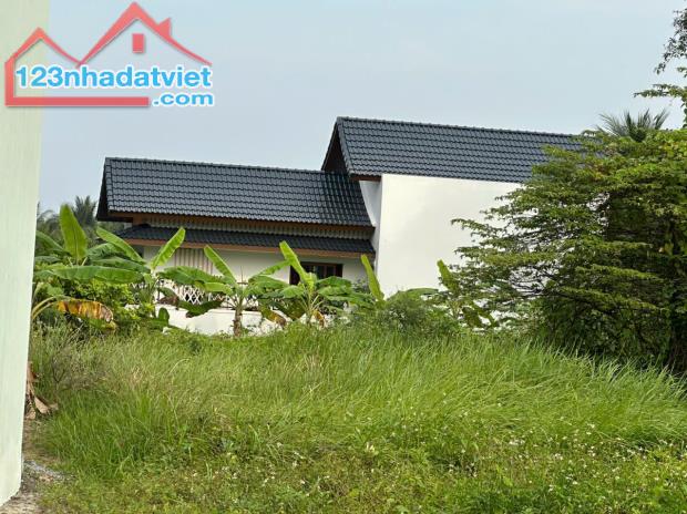 Chủ kẹt tiền cần bán gấp đất Trần Thị Thơm full thổ cư tp.Mỹ Tho 110m2 (5x23)m - 2