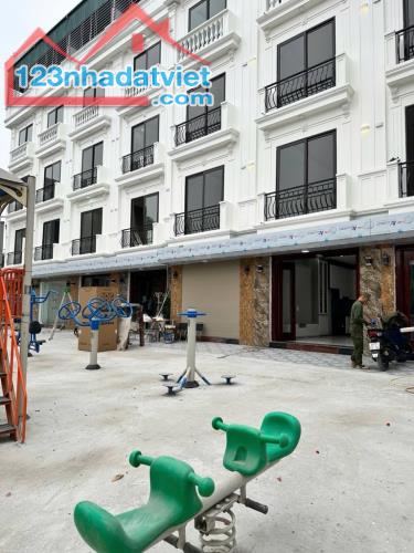 Bán nhà phân lô xây mới khu vực Từ Liêm, Hoài Đức