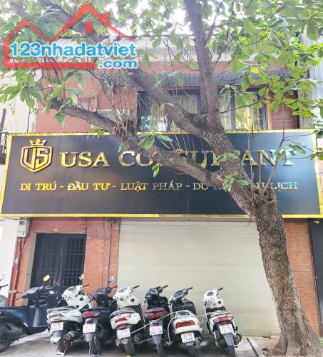 Bán Nhà Mặt Phố Bạch Mai, Hai Bà Trưng DT 183m2 x 2T MT:7,3m. Giá Rẻ.