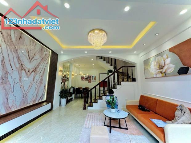 NHÀ ĐẸP TRƯƠNG ĐỊNH HAI THOÁNG,  35M X 4T X GIÁ 6.6 TỶ.