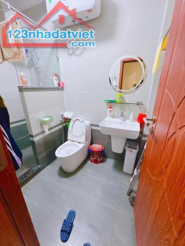 👏👏👏👏👏👏👏👏👏 Khu Vực An Dương Vương #40m2 #5T #3.8m2 # 7.9 tỷ Tây Hồ. - 5