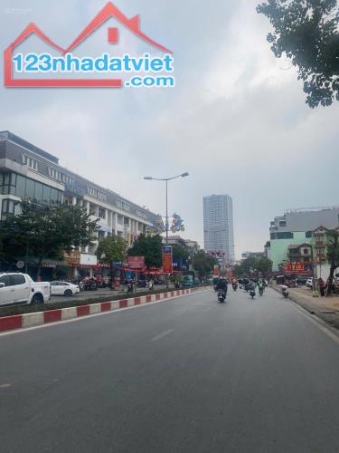 Hàng hiếm tại Vạn Phúc, mặt đường Vạn Phúc. Kinh doanh mọi mặt hàng, 50m2 x 6 tầng