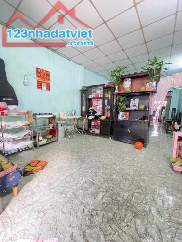 HẺM 10M CÓ VỈA HÈ - KINH DOANH - 8M x 18M - KHU PHÂN LÔ - NGAY CHỢ THẠCH ĐÀ - 2