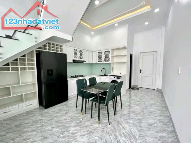 EM CẦN BÁN GẤP CĂN 2 LẦU SHR 5X20 GIÁP PHƯỜNG TÂN PHONG CHỈ 700TR SỞ HỮU - 2