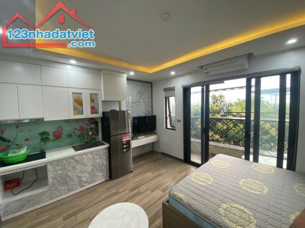 Cho thuê Căn hộ Apartment giá rẻ tại Ngõ 193 Trích Sài, Tây Hồ.  Ban rộng View hồ. Chỉ 6tr - 1