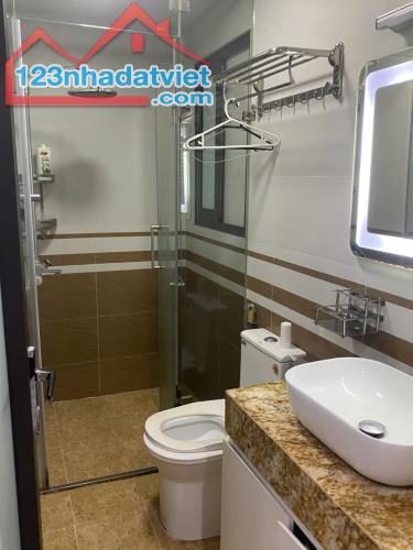 Cho thuê Căn hộ Apartment giá rẻ tại Ngõ 193 Trích Sài, Tây Hồ.  Ban rộng View hồ. Chỉ 6tr - 4