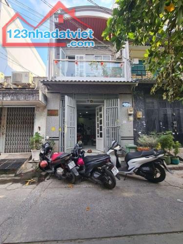 BÁN NHÀ 4M X 10M, HẺM XE TẢI 6M, AN DƯƠNG VƯƠNG, SÁT QUẬN 6, GIÁ CHỈ 3.99 TỶ.