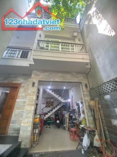 Bán nhà mặt tiền Huỳnh Tấn Phát - Nhà Bè, tiềm năng đầu tư dài hạn, 3 tầng, 150m²