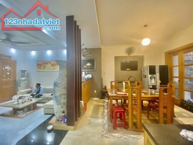 Bán nhà mặt tiền Huỳnh Tấn Phát - Nhà Bè, tiềm năng đầu tư dài hạn, 3 tầng, 150m² - 2