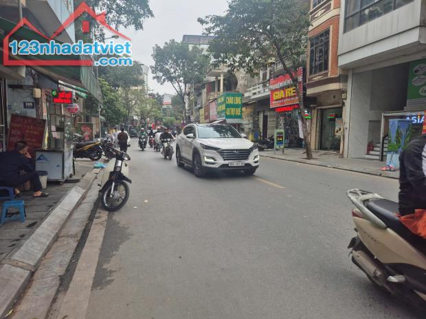 Cực hiếm, nhà 2 mặt phố quận Tây Hồ, 68m, mt 4.2m, 30 tỷ vỉa hè, ô tô, kinh doanh