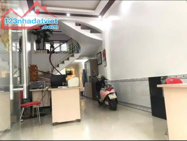 Cho thuê nhà Lê Hồng Phong ( gần Go ) làm văn phòng , ở ok giá hạt rẻ