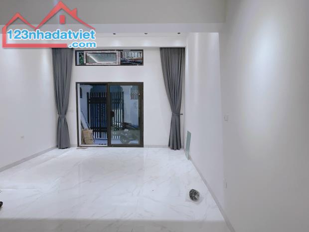 Hào Nam, NHÀ ĐẸP 2 Thoáng, 20m Ra Phố, Kinh Doanh, Chủ Thiện Chí Bán 69m2, MT 5.3m, 13 Tỷ - 5