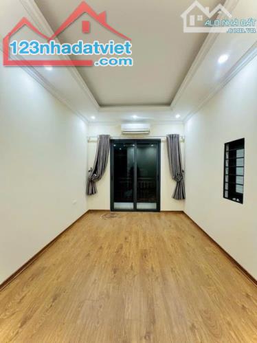 Bánnhà Nguyễn Khánh Toàn, 12,9 tỷ, 55m2, phân lô, kinh doanh, thang máy, 50m ra đường ô tô - 2