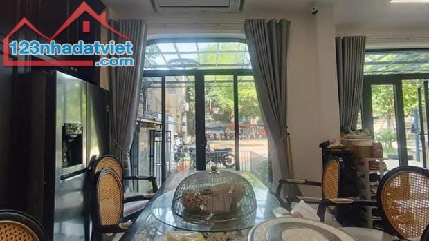 Bán căn liền kề lô góc 65 m , 5 tầng thang máy đẹp nhất Thanh Xuân , 19 tỷ - 2