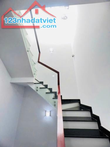 Nhà phố hiện đại, 56m², ngang rộng 5,3m, 1 trệt 2 lầu, Lê Văn Việt, gần Ngã tư Thủ Đức, gi - 2