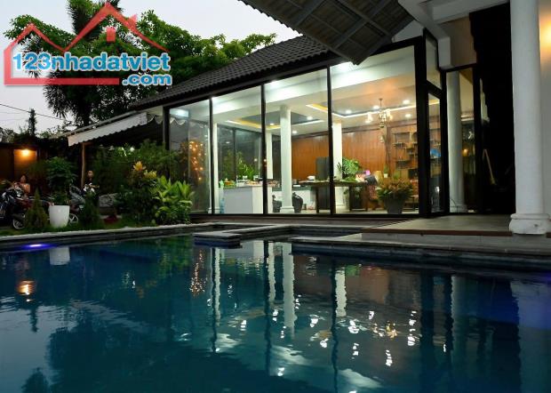 VILLA NGHỈ DƯỠNG SÂN VƯỜN HỒ BƠI, MT HẺM 8M - 2 TẦNG KIÊN CỐ, HƠN 700M2, NGANG 18M, CHỈ 57 - 5