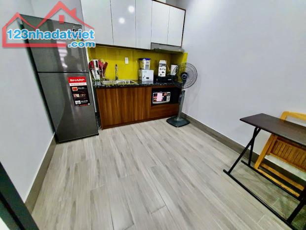 Cho thuê căn hộ 1 ngủ tách bếp giá 7tr tại KĐT Waterfront