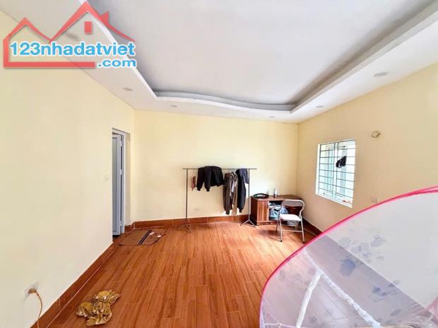 bán nhà Đống Đa 43m Láng Hạ 2 thoáng, nở hậu, 5m ra ô tô đỗ - 2