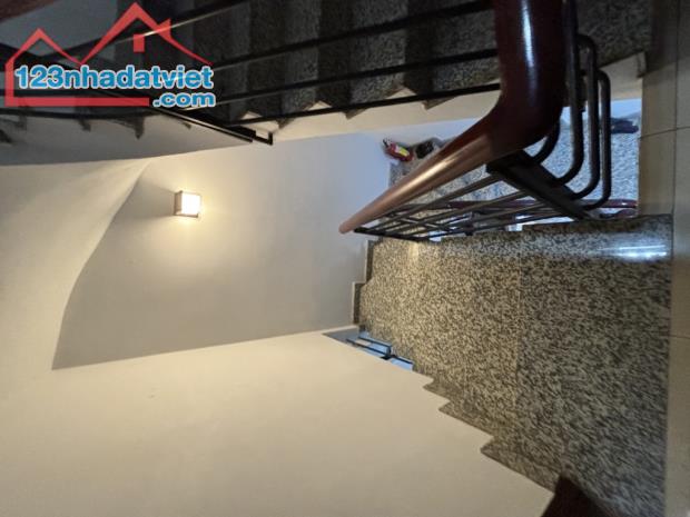 KHU VIP HUỲNH VĂN BÁNH, HẺM XE HƠI 6M, 85M2, NHÀ 5 TẦNG, NGANG 4.1M, 9PN, CHỈ NHỈNH 17 TỶ - 5