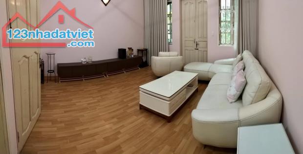 Cần bán nhà phố Nguyễn Viết Xuân diện tích khủng,phân lô quân đội,giao thông thuận tiện - 1