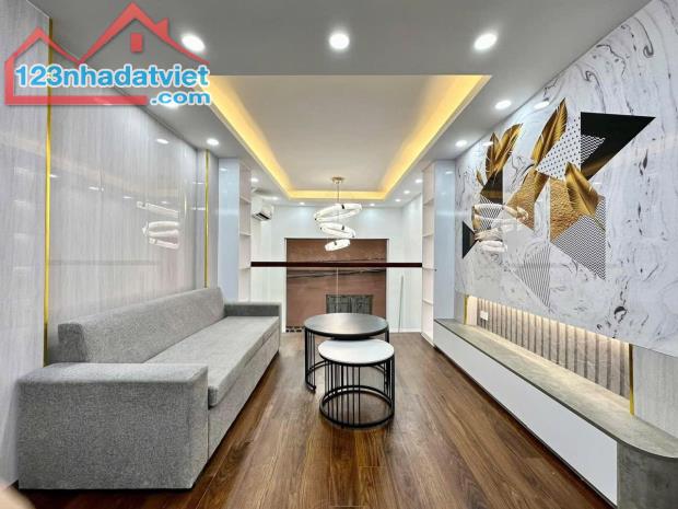 BÁN SIÊU PHẨM HIẾM TT Q.HOÀNG MAI - NGÕ THÔNG - 50M Ô TÔ TRÁNH - VÀO Ở LUÔN - NHỈNH 6 TỶ - 5