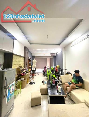 Bán nhà Thịnh Quang, Đống Đa, 46m2x5t, mặt ngõ kinh doanh, ô tô đỗ cửa, nhà mới ở ngay. - 3