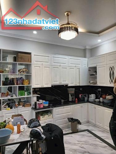 Bán nhà phố Nguyễn Đức Cảnh, Hoàng Mai, diện tích 57m2, 6T Thang máy, MT 5m, OTO - 1