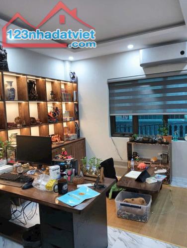 Bán nhà phố Nguyễn Đức Cảnh, Hoàng Mai, diện tích 57m2, 6T Thang máy, MT 5m, OTO - 2
