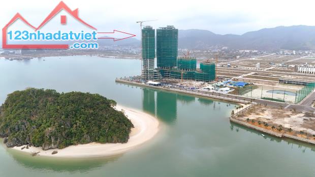 3,2 tỷ căn 60m2, bán căn hộ mặt biển nhìn ra bến du thuyền Ao Tiên, bàn giao full nội thất