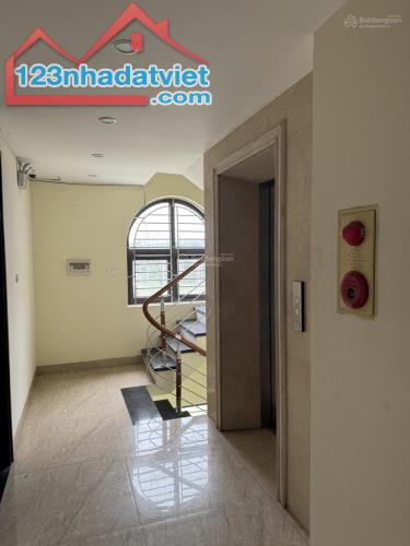 Chính chủ cần cho thuê Văn phòng Thành Phố Giao Lưu , Đường Phạm Văn Đồng, Phường Cổ Nhuế - 2