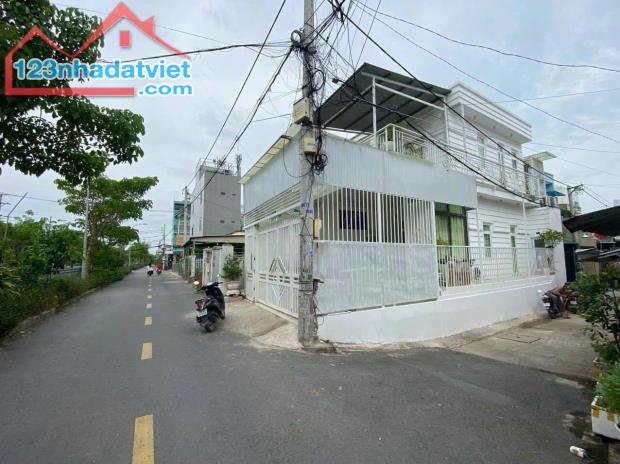 Cả đường TL37 bán đúng 1 căn góc 2MT- ngang khủng 5m- 2 tầng-nhỉnh 4 tỷ Diện tích 5*15 CN - 1