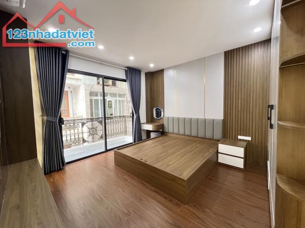 Bán Nhà  Lê Trọng Tấn. Hoàng Mai. 6 Tầng Thang Máy. Ô Tô. DT 68m2. MT 4m. Giá 19,4 Tỷ.