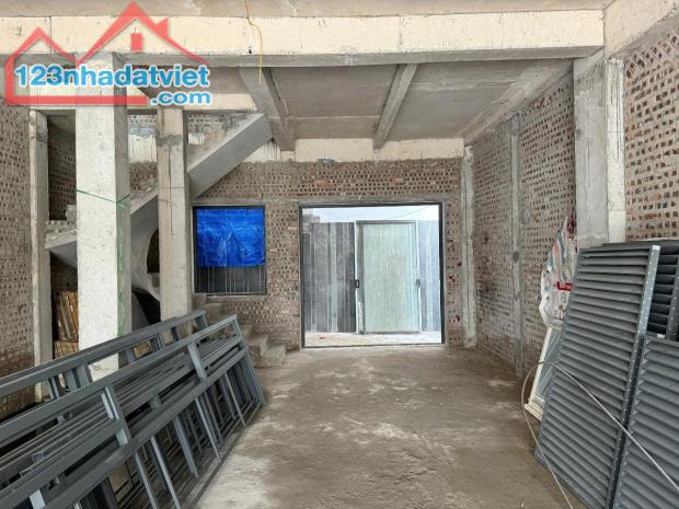 BÁN NHÀ NGUYÊN HỒNG-ĐỐNG ĐA-72M-5T-40TY
LH: 0982.769.586 - 2
